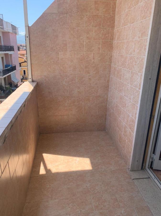 Casa Al Mare A Scalea Lägenhet Exteriör bild