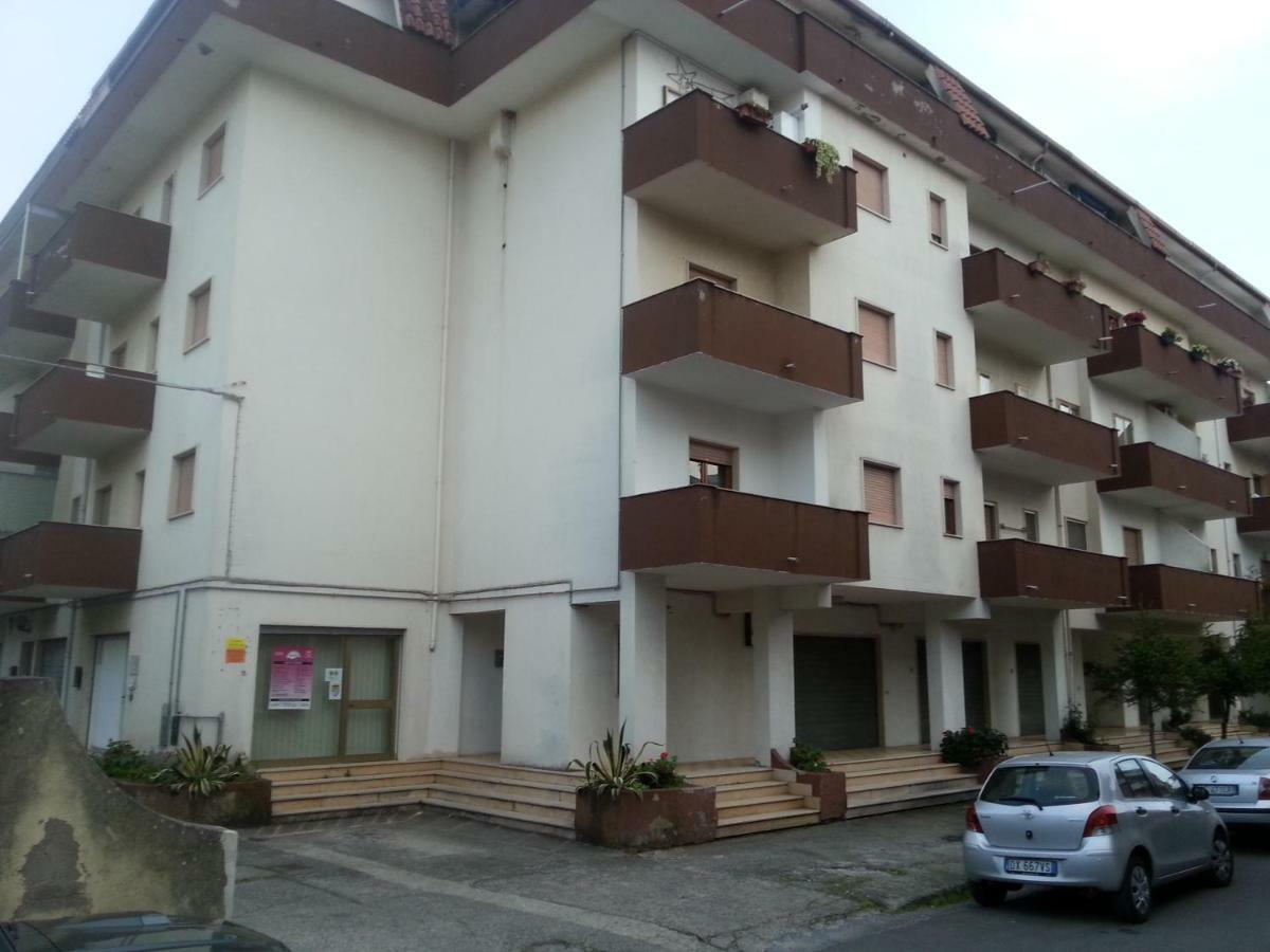 Casa Al Mare A Scalea Lägenhet Exteriör bild