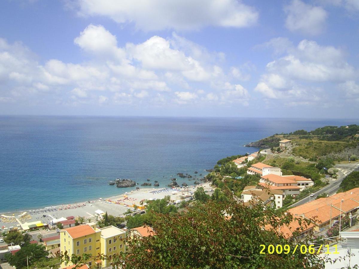 Casa Al Mare A Scalea Lägenhet Exteriör bild